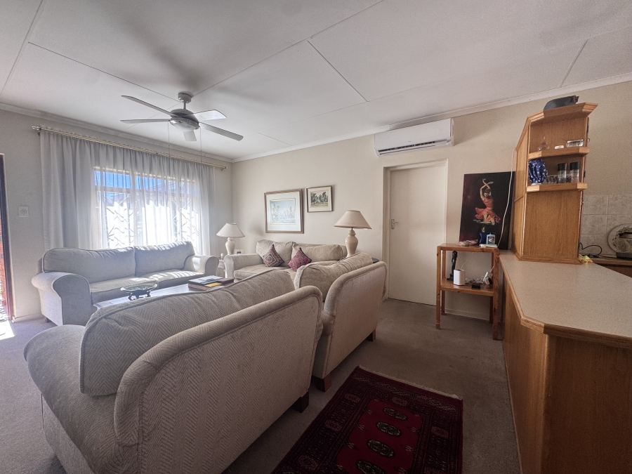 To Let 3 Bedroom Property for Rent in Flamwood North West